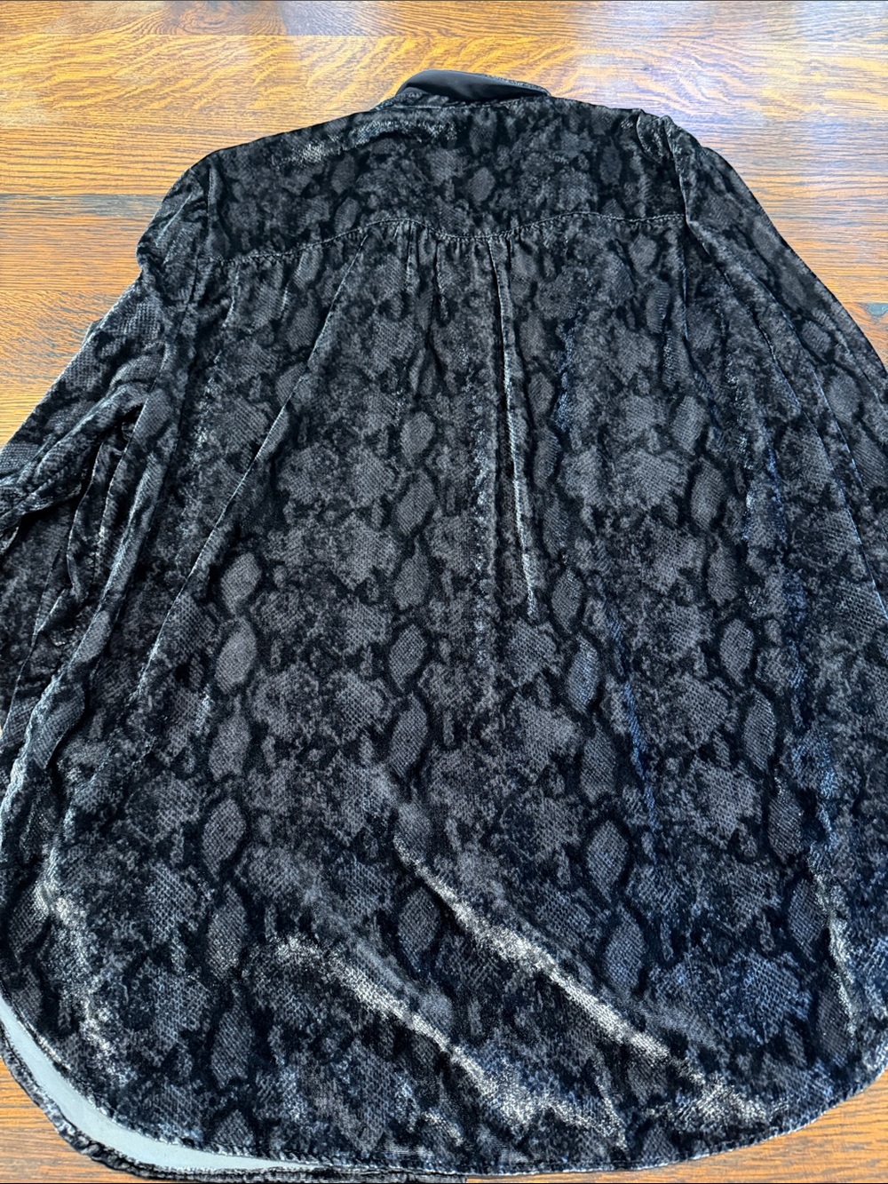Pilcro Black Snake-Print Velvet-Feel Button-Down Shirt - Picture 4 of 4